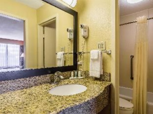 Quality Inn & Suites Baton Rouge West - Port Allen image 11